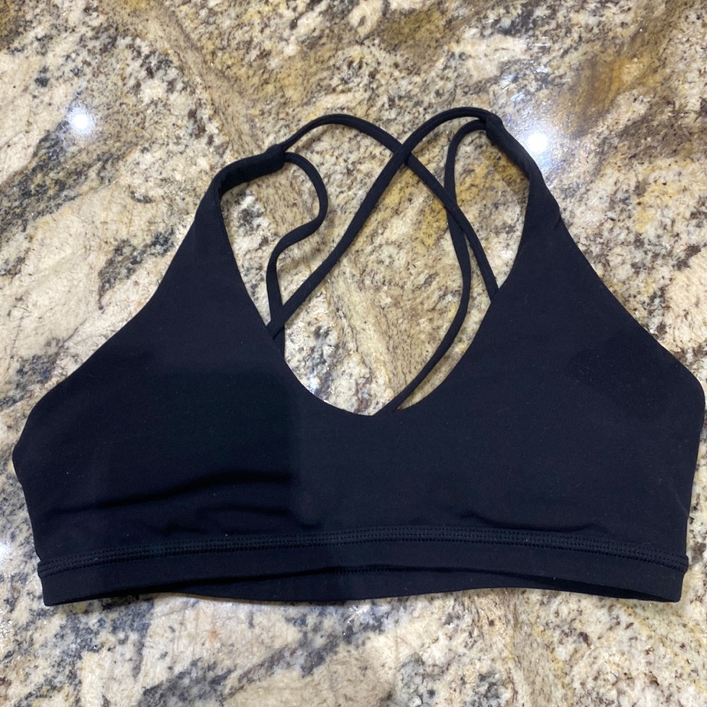 Lululemon sports bra EUC size 6